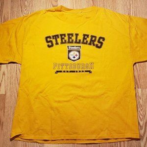 Pittsburgh Steelers Men's T-Shirt  Size: Large